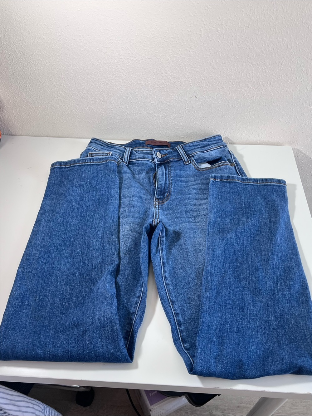 Judy Blue Medium Wash Straight Leg Jeans